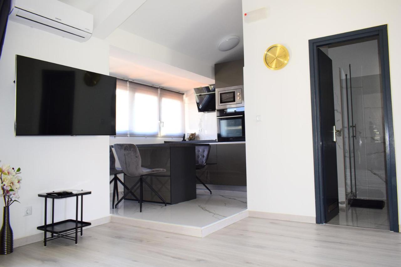 Lavin Apartment *