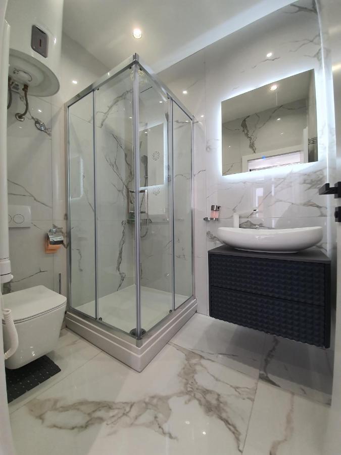 Lavin Apartment